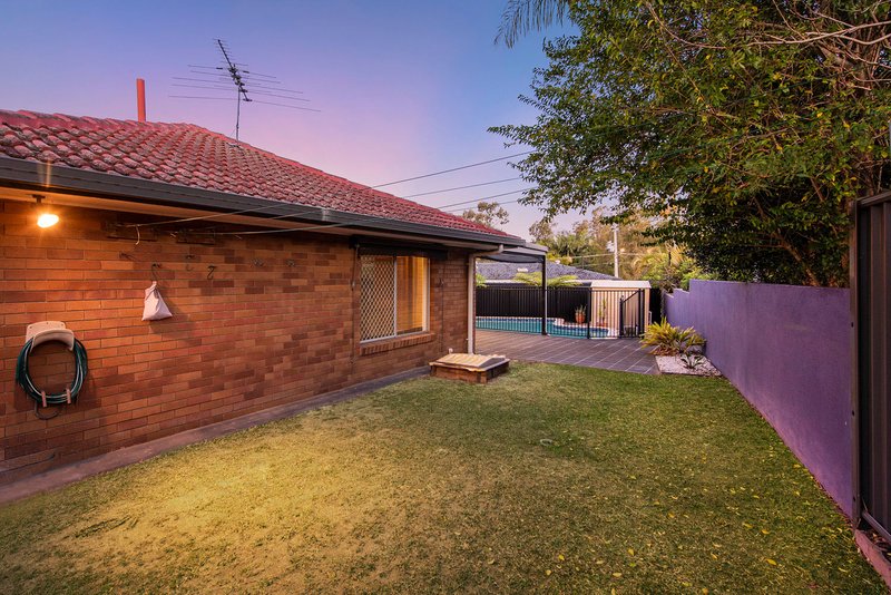 Photo - 21 Dolphin Street, Macgregor QLD 4109 - Image 22