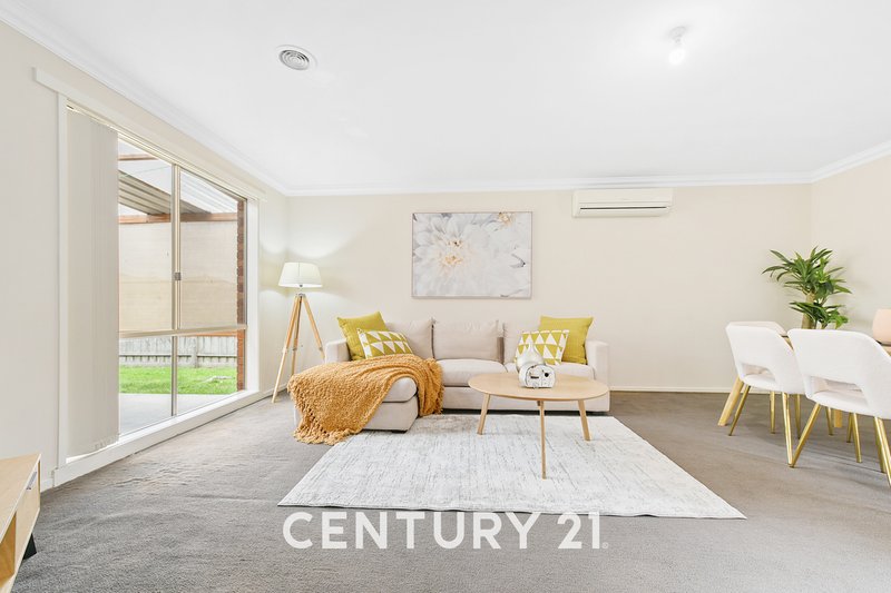 Photo - 21 Domino Way, Hampton Park VIC 3976 - Image 11