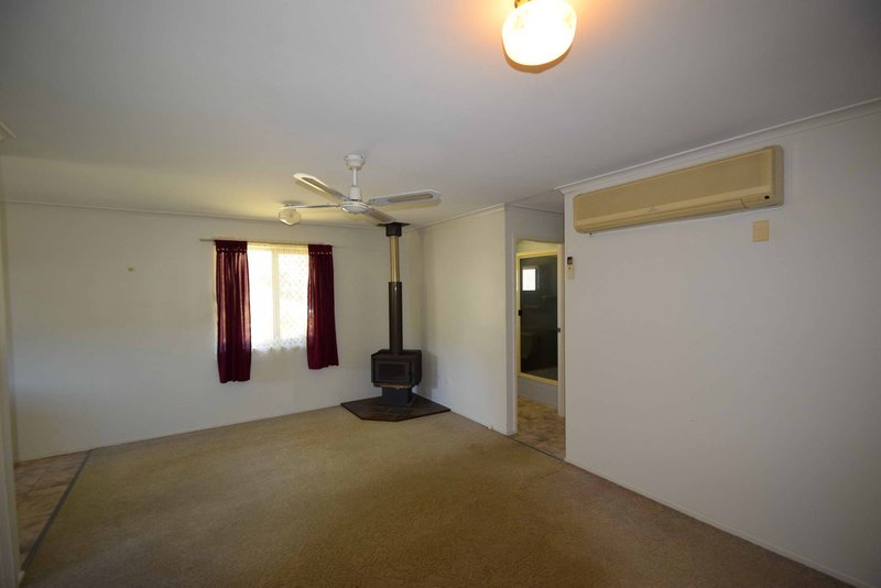 Photo - 21 Down Street, Esk QLD 4312 - Image 3