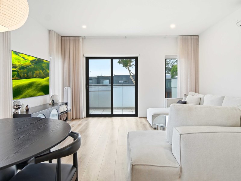 Photo - 21 Drummond Circuit, Springvale South VIC 3172 - Image 2