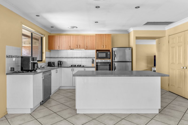 Photo - 21 Drysdale Crescent, Metford NSW 2323 - Image 4