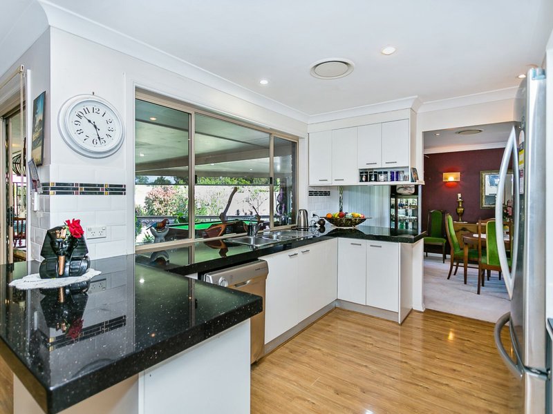 Photo - 21 Dunlin Drive, Burleigh Waters QLD 4220 - Image 8