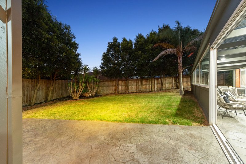 Photo - 21 Dunn Crescent, Langwarrin VIC 3910 - Image 20