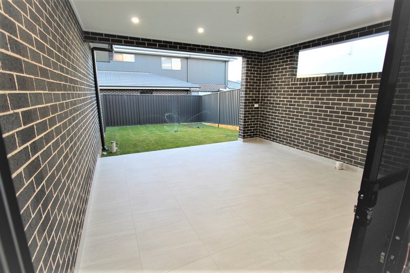 Photo - 21 Dunstan Street, Oran Park NSW 2570 - Image 12