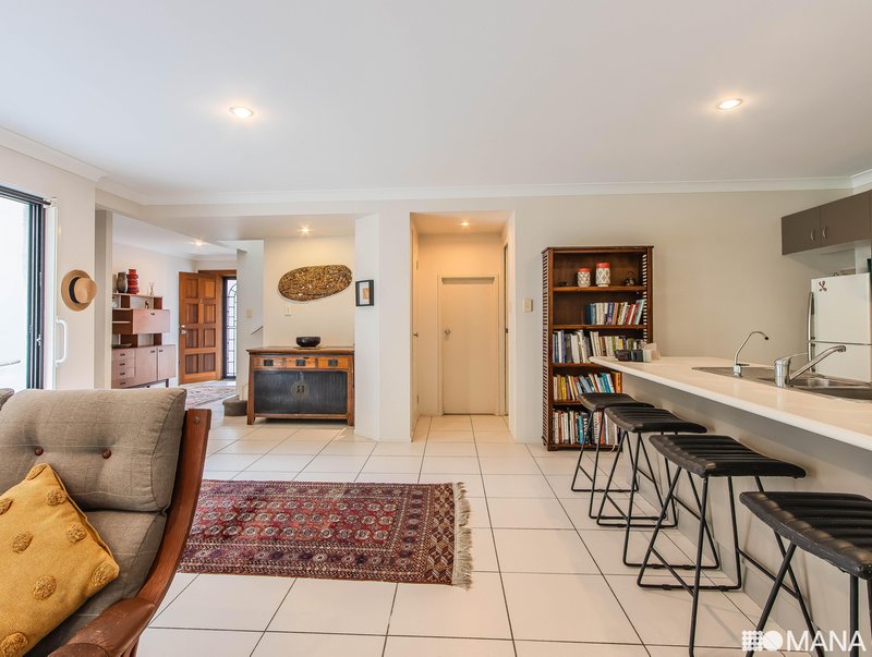 Photo - 2/1 Durroon Court, Ocean Shores NSW 2483 - Image 11