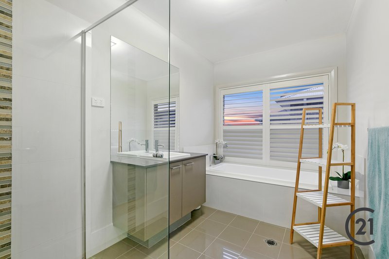 Photo - 21 Eaglewood Gardens, Beaumont Hills NSW 2155 - Image 11