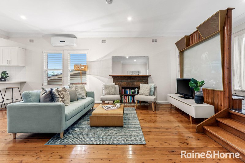 Photo - 21 Earlwood Crescent, Bardwell Park NSW 2207 - Image 4