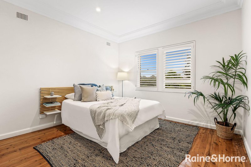 Photo - 21 Earlwood Crescent, Bardwell Park NSW 2207 - Image 5