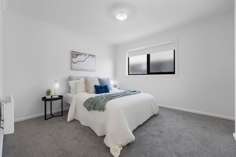 Photo - 21 Earlwood Way, Wyndham Vale VIC 3024 - Image 11