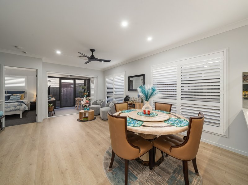 Photo - 21 Edgewater Avenue, Rothwell QLD 4022 - Image 5