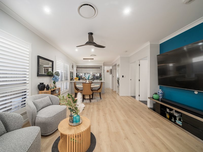 Photo - 21 Edgewater Avenue, Rothwell QLD 4022 - Image 10