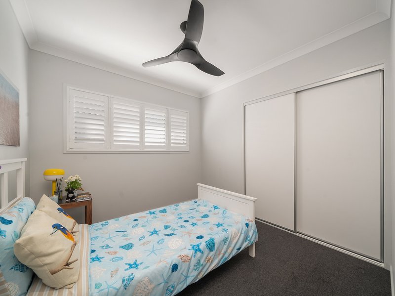 Photo - 21 Edgewater Avenue, Rothwell QLD 4022 - Image 16