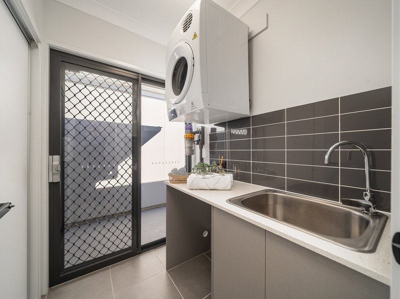 Photo - 21 Edgewater Avenue, Rothwell QLD 4022 - Image 22