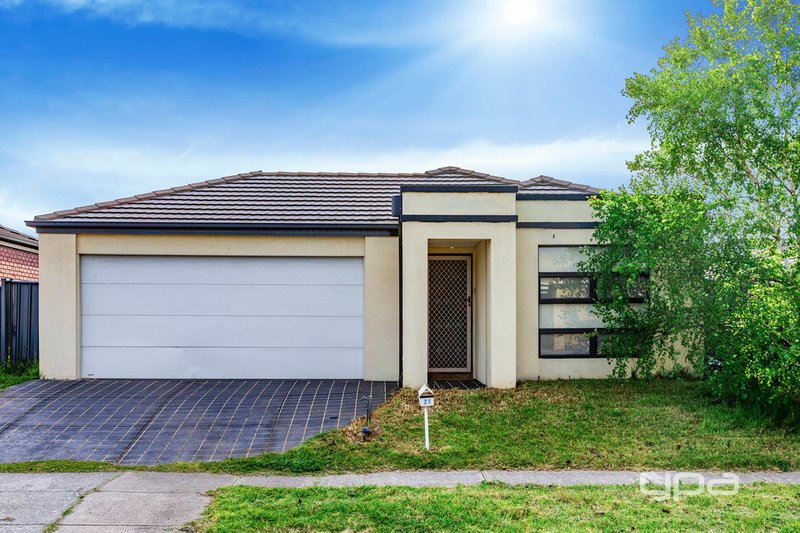 21 Edmondshaw Drive, Deer Park VIC 3023