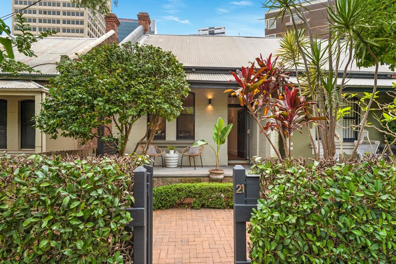 Photo - 21 Edward Street, North Sydney NSW 2060 - Image 1