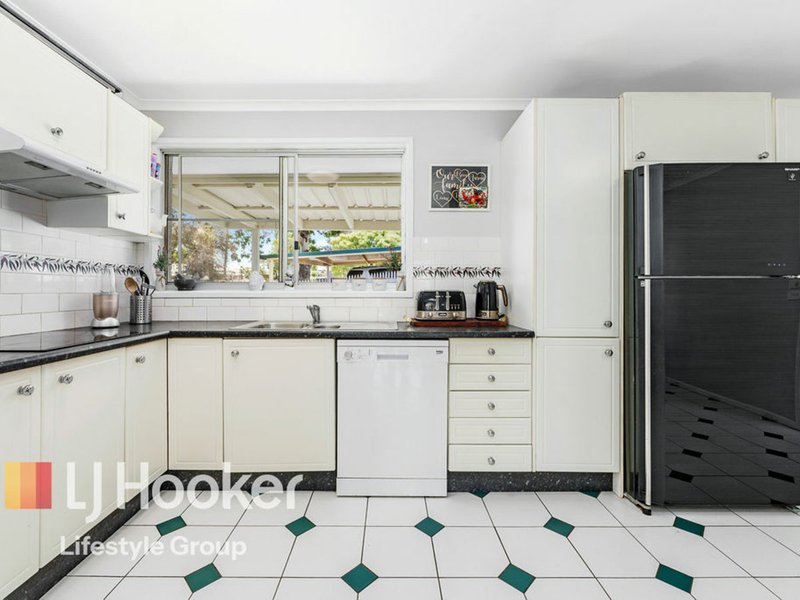 Photo - 21 Edward Street, The Oaks NSW 2570 - Image 4