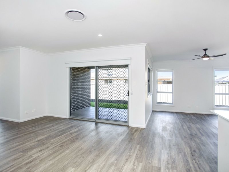 Photo - 2/1 Egret Street, Old Bar NSW 2430 - Image 3