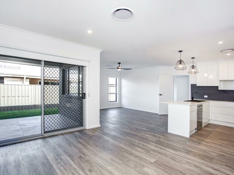 Photo - 2/1 Egret Street, Old Bar NSW 2430 - Image 4