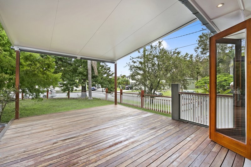 Photo - 21 Elanora Drive, Burleigh Heads QLD 4220 - Image 2