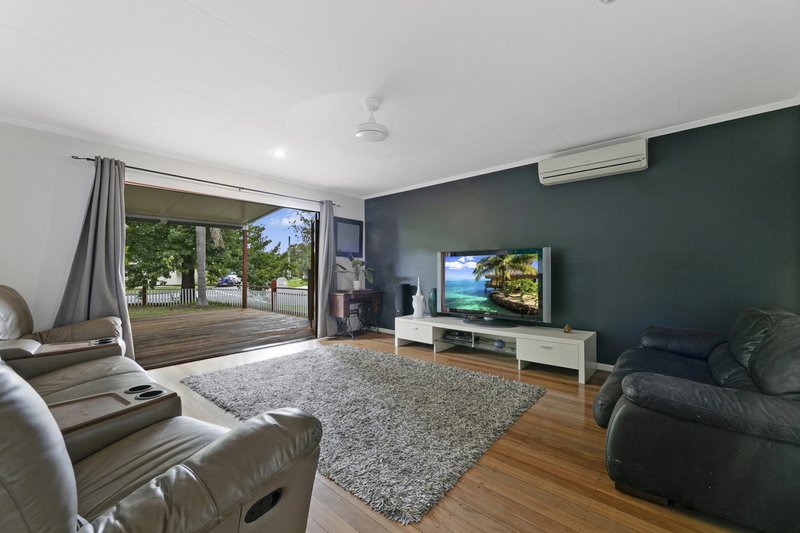 Photo - 21 Elanora Drive, Burleigh Heads QLD 4220 - Image 4