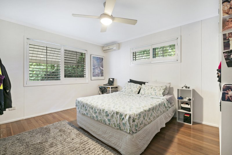 Photo - 21 Elanora Drive, Burleigh Heads QLD 4220 - Image 8