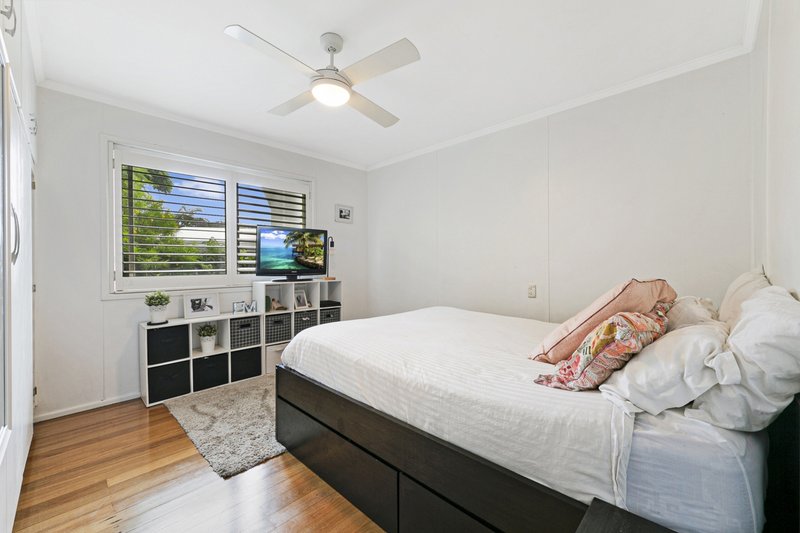 Photo - 21 Elanora Drive, Burleigh Heads QLD 4220 - Image 9