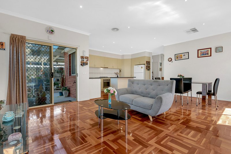 Photo - 2/1 Ellam Court, Meadow Heights VIC 3048 - Image 5