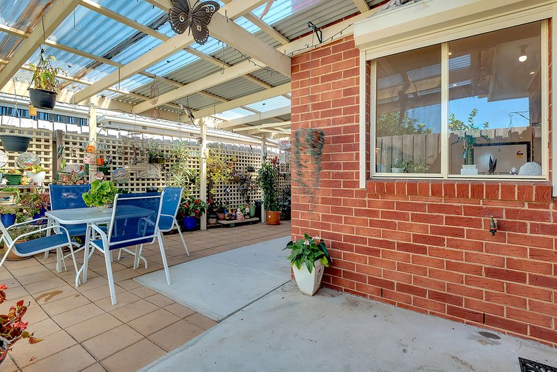 Photo - 2/1 Ellam Court, Meadow Heights VIC 3048 - Image 12