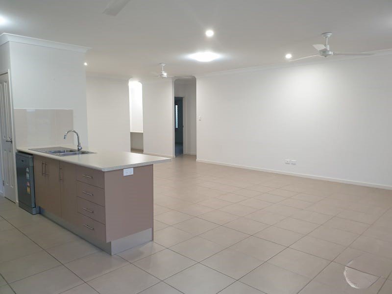 Photo - 21 Eluma Mews, Smithfield QLD 4878 - Image 9