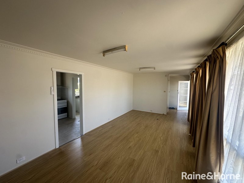 Photo - 21 Emerald Drive, Springvale VIC 3171 - Image 7