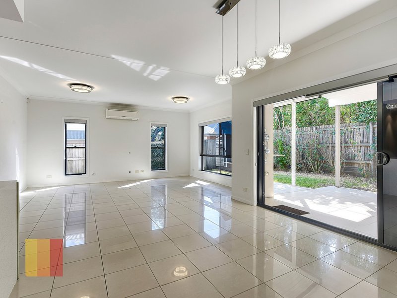Photo - 21 Emerald Street, Kedron QLD 4031 - Image 2