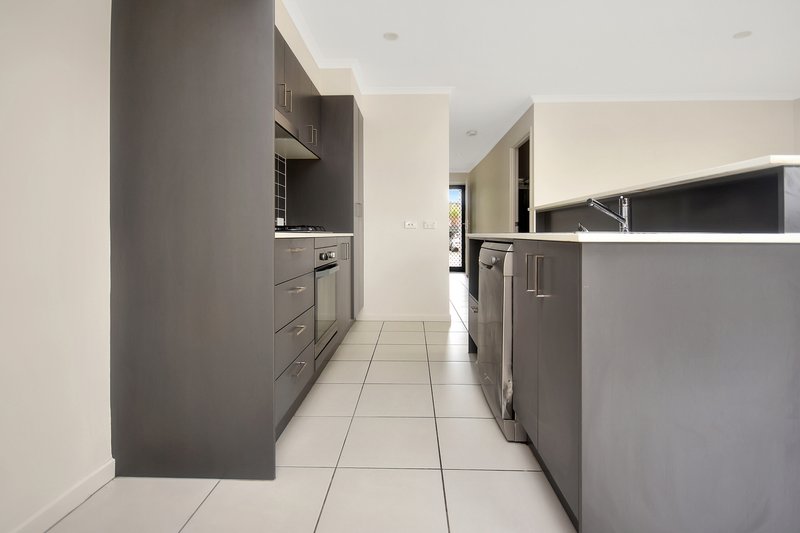Photo - 2/1 Empire Street, Lawnton QLD 4501 - Image 4