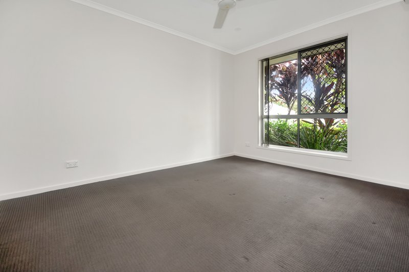 Photo - 2/1 Empire Street, Lawnton QLD 4501 - Image 8