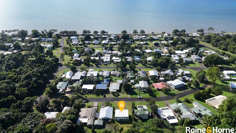 Photo - 21 Enid Street, Flying Fish Point QLD 4860 - Image 2