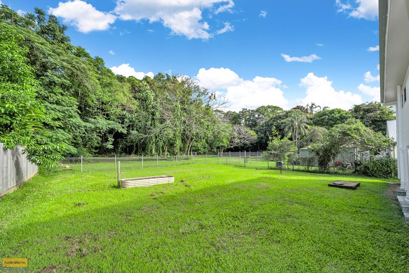 Photo - 21 Enid Street, Flying Fish Point QLD 4860 - Image 16