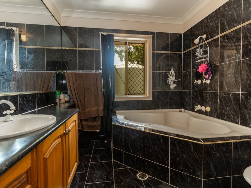 Photo - 21 Ethion Drive, Regents Park QLD 4118 - Image 7