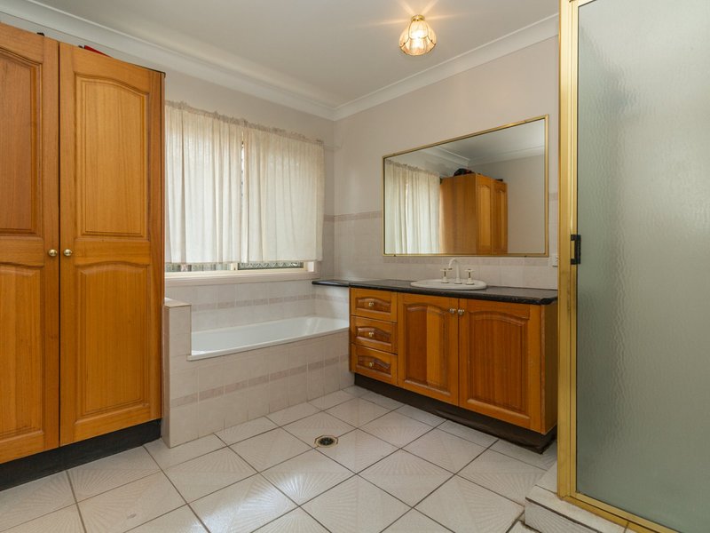 Photo - 21 Ethion Drive, Regents Park QLD 4118 - Image 9