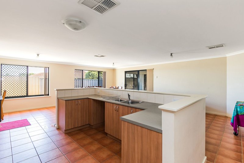 Photo - 21 Eva Lynch Way, Port Kennedy WA 6172 - Image 6