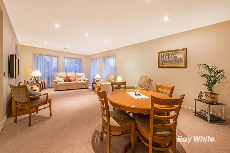 Photo - 21 Evergreen Court, Cranbourne North VIC 3977 - Image 5