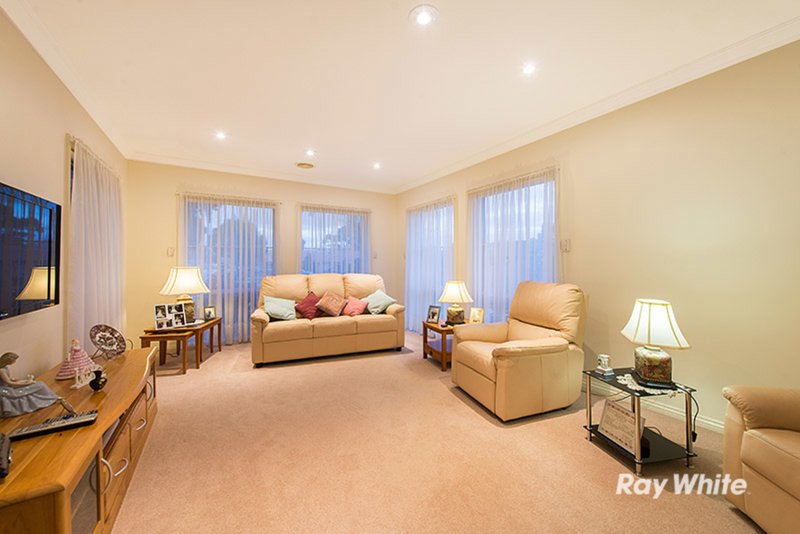 Photo - 21 Evergreen Court, Cranbourne North VIC 3977 - Image 6