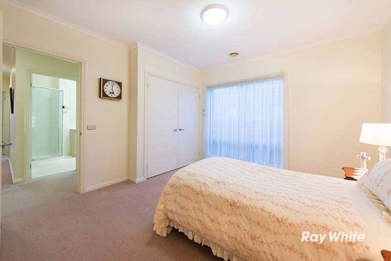 Photo - 21 Evergreen Court, Cranbourne North VIC 3977 - Image 9