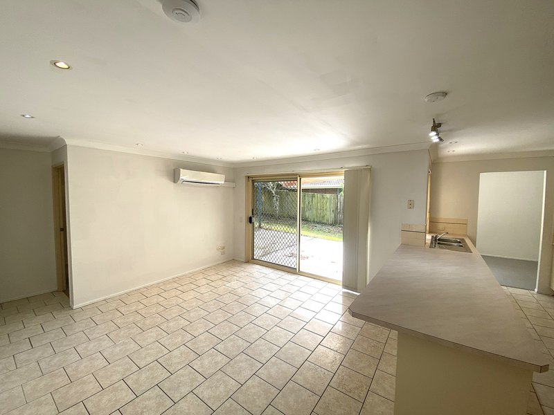 Photo - 21 Fairview Court, Parkwood QLD 4214 - Image 4