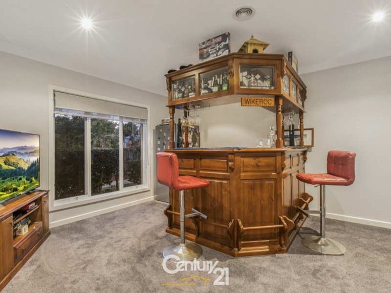 Photo - 21 Fallingwater Drive, Pakenham VIC 3810 - Image 5