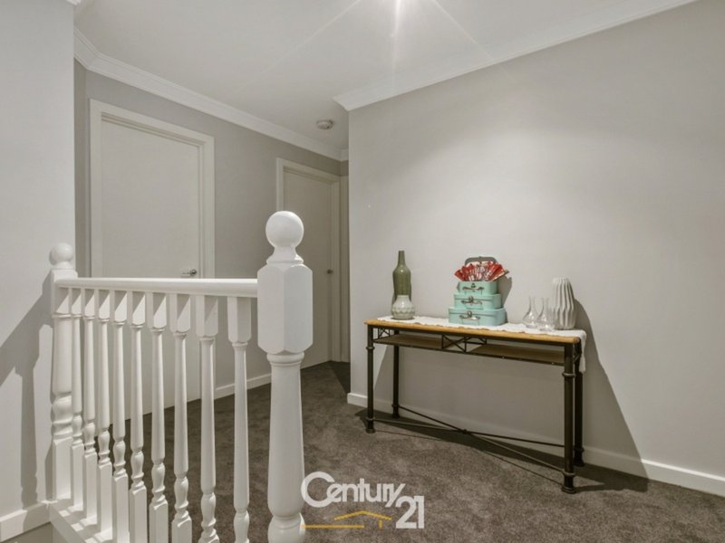 Photo - 21 Fallingwater Drive, Pakenham VIC 3810 - Image 10