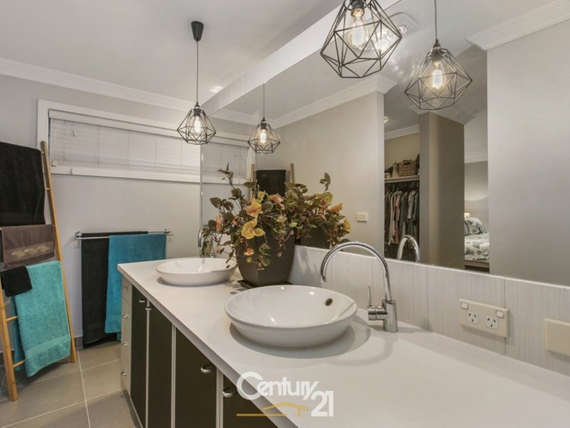 Photo - 21 Fallingwater Drive, Pakenham VIC 3810 - Image 13