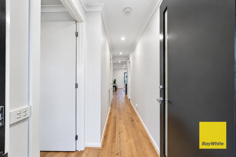 Photo - 21 Falu Parade, Tarneit VIC 3029 - Image 3
