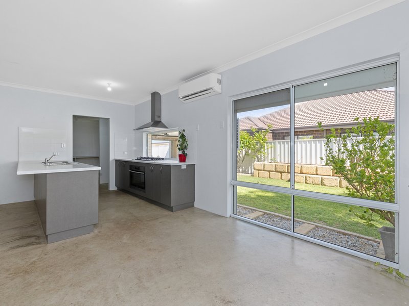 Photo - 21 Farnaby Lane, Beckenham WA 6107 - Image 14