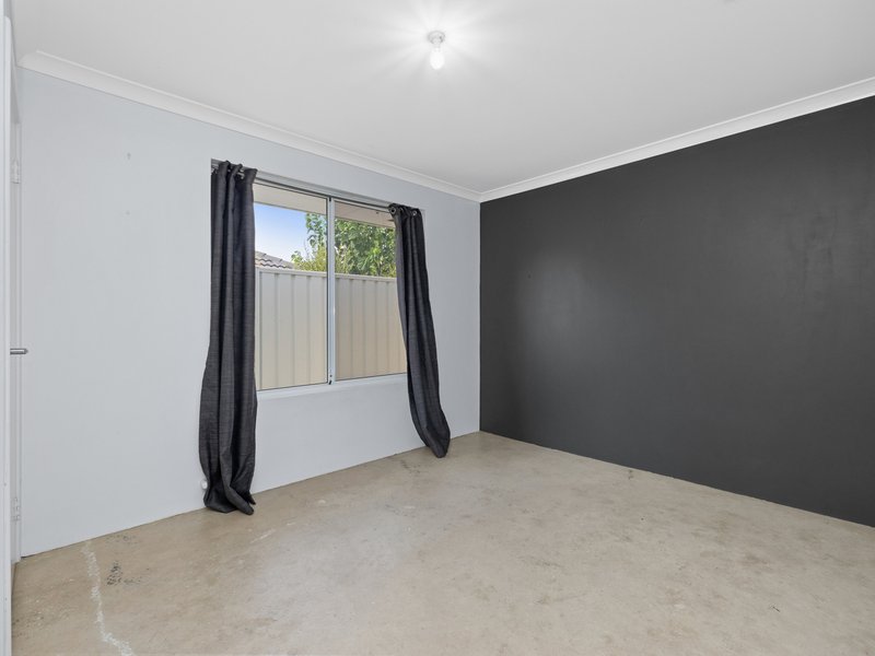 Photo - 21 Farnaby Lane, Beckenham WA 6107 - Image 23