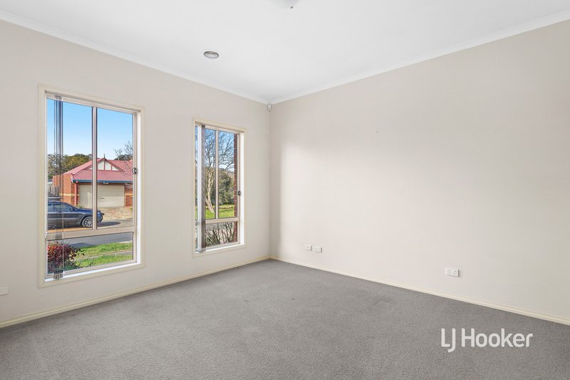 Photo - 21 Fawkner Way, Seabrook VIC 3028 - Image 8