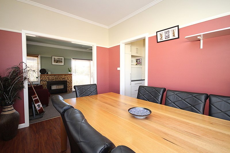 Photo - 21 Federation Avenue, Horsham VIC 3400 - Image 3